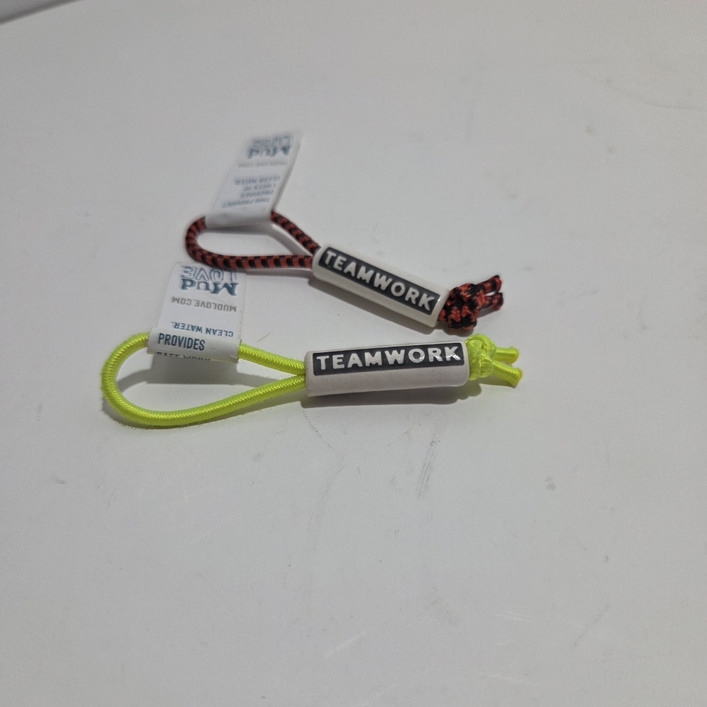 Teamwork Mudlove Zipper Pulls